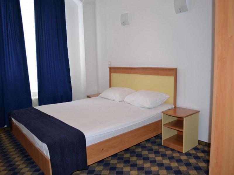 Plus Hotel Craiova Exterior foto